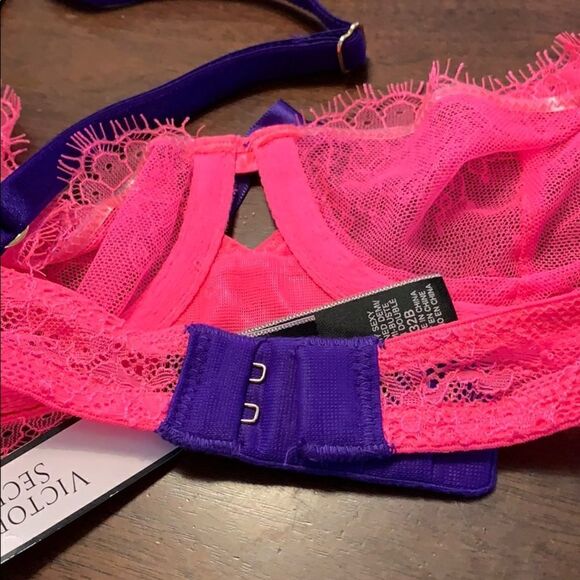 Victoria Secret Very Sexy Unlined Demi - Picture 4 of 4